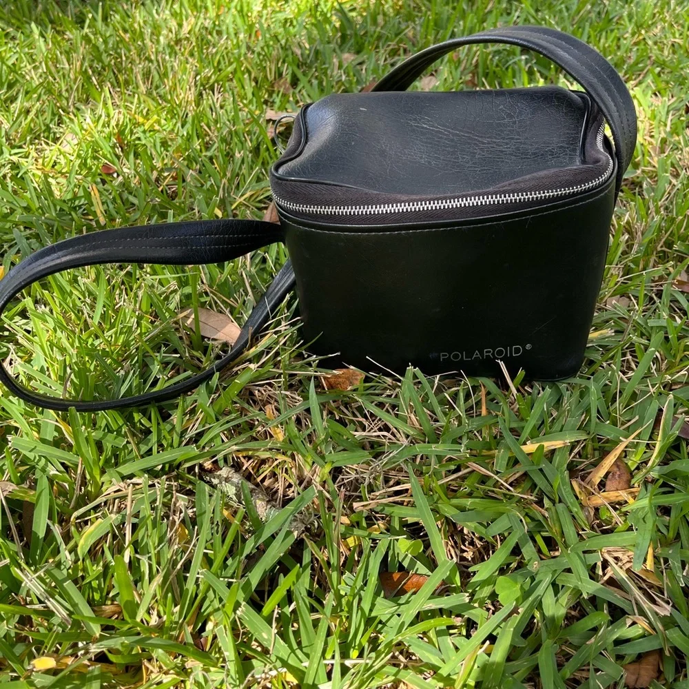 Vintage Polaroid Pronto Instant Camera with Carrying Bag - Picture 6 of 8